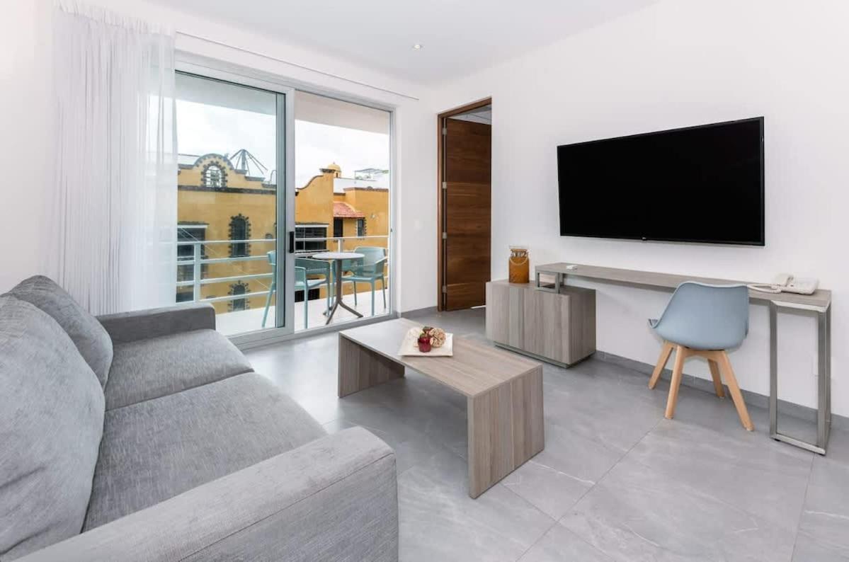 Luxury Condo 150MB 2 Bedroom Cine Gym Pool, foto 6