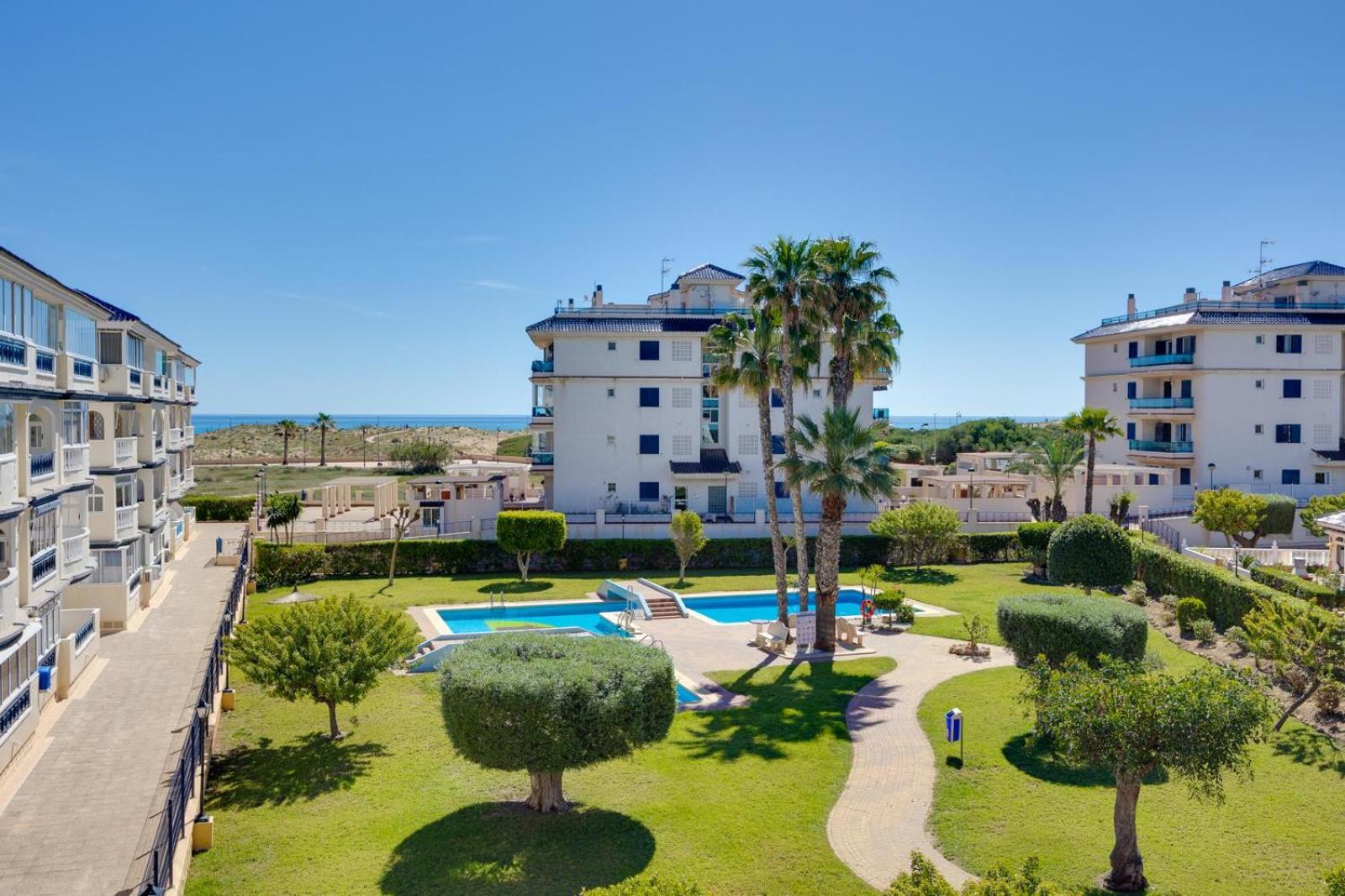 Apartamento moderno con vistas la playa La Mata