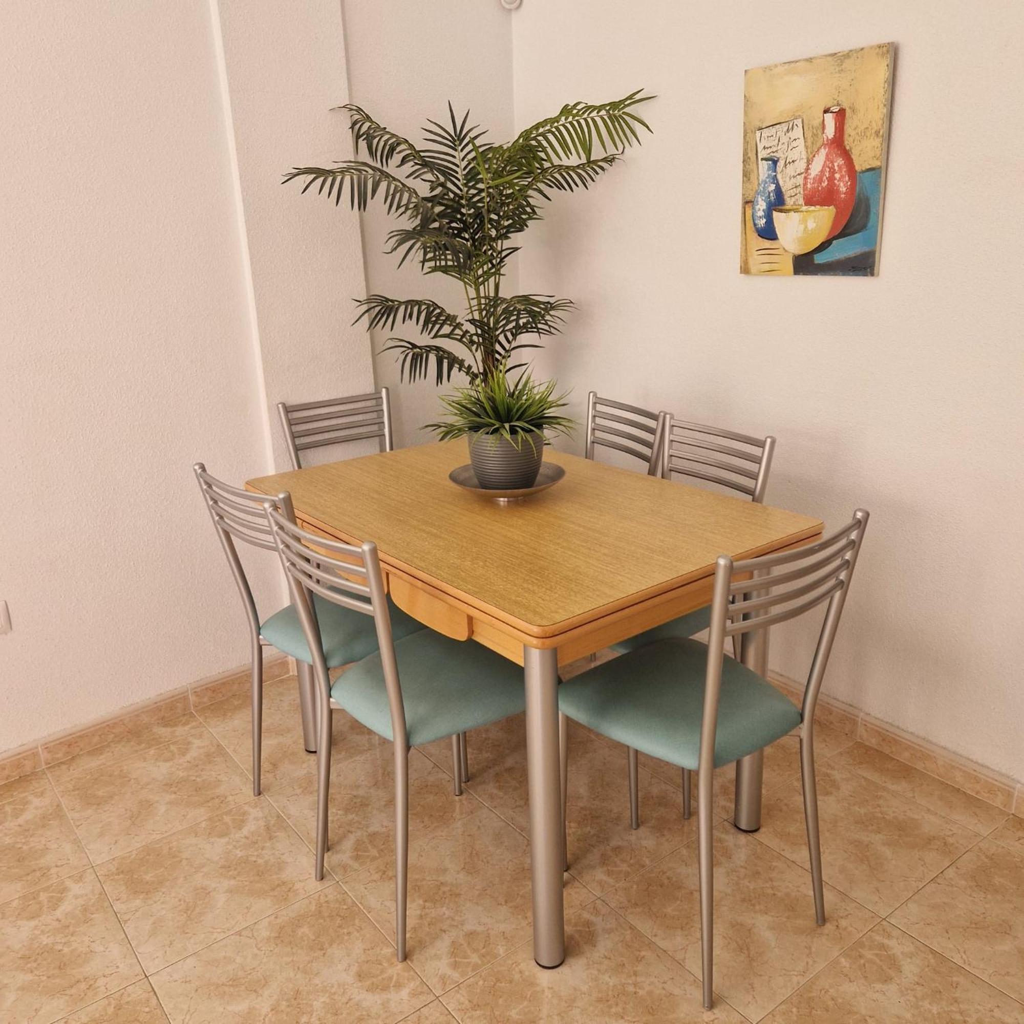 precioso apartamento soleado, con piscina, cerca del mar