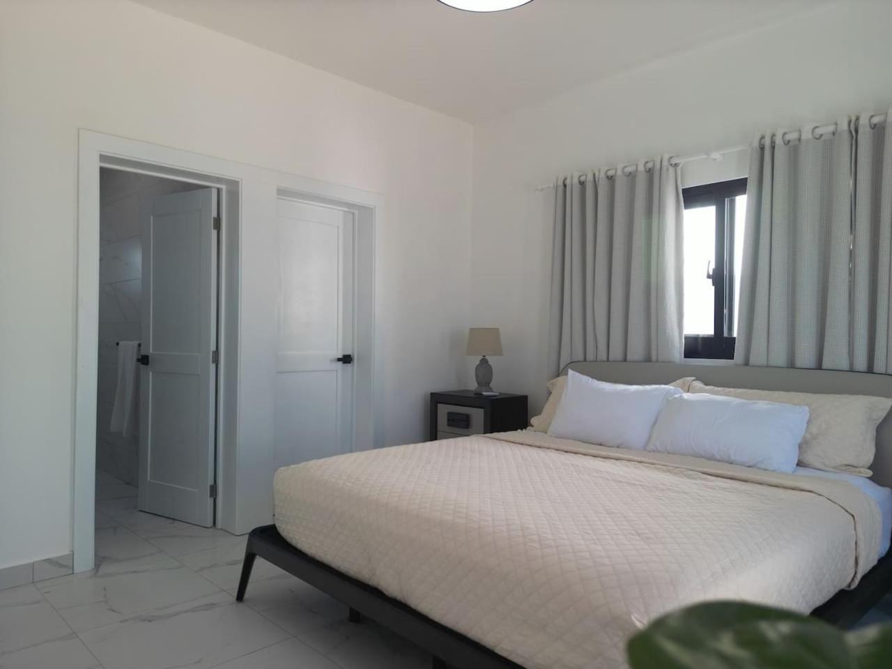 Modern 3 BR Villa with pool in upscale gated community, foto 9