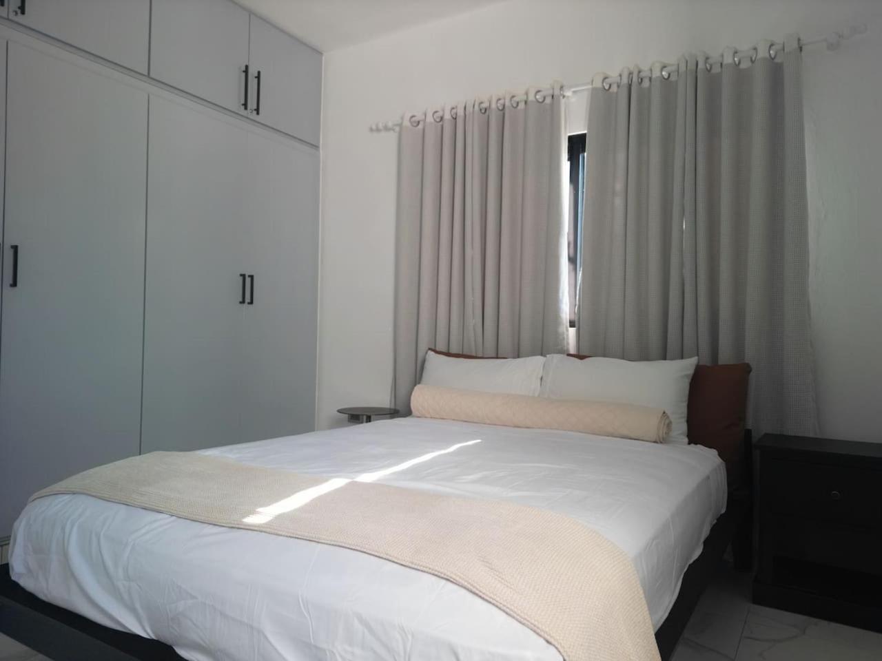 Modern 3 BR Villa with pool in upscale gated community, foto 12