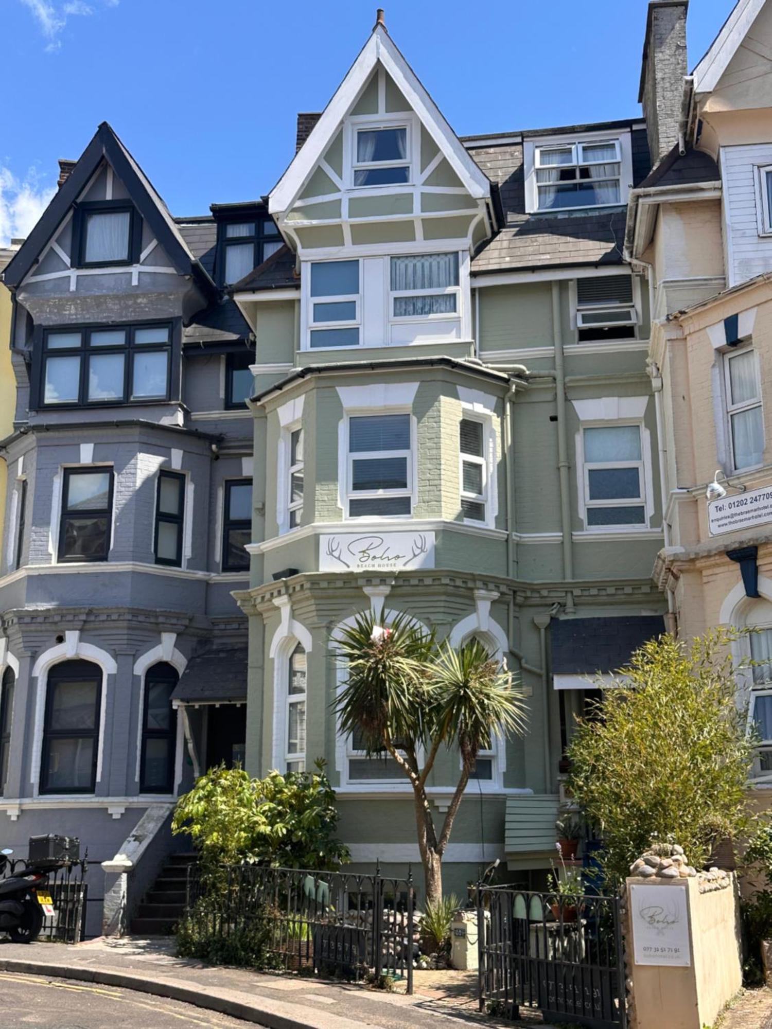 The Boho - 4 min walk to beach & town