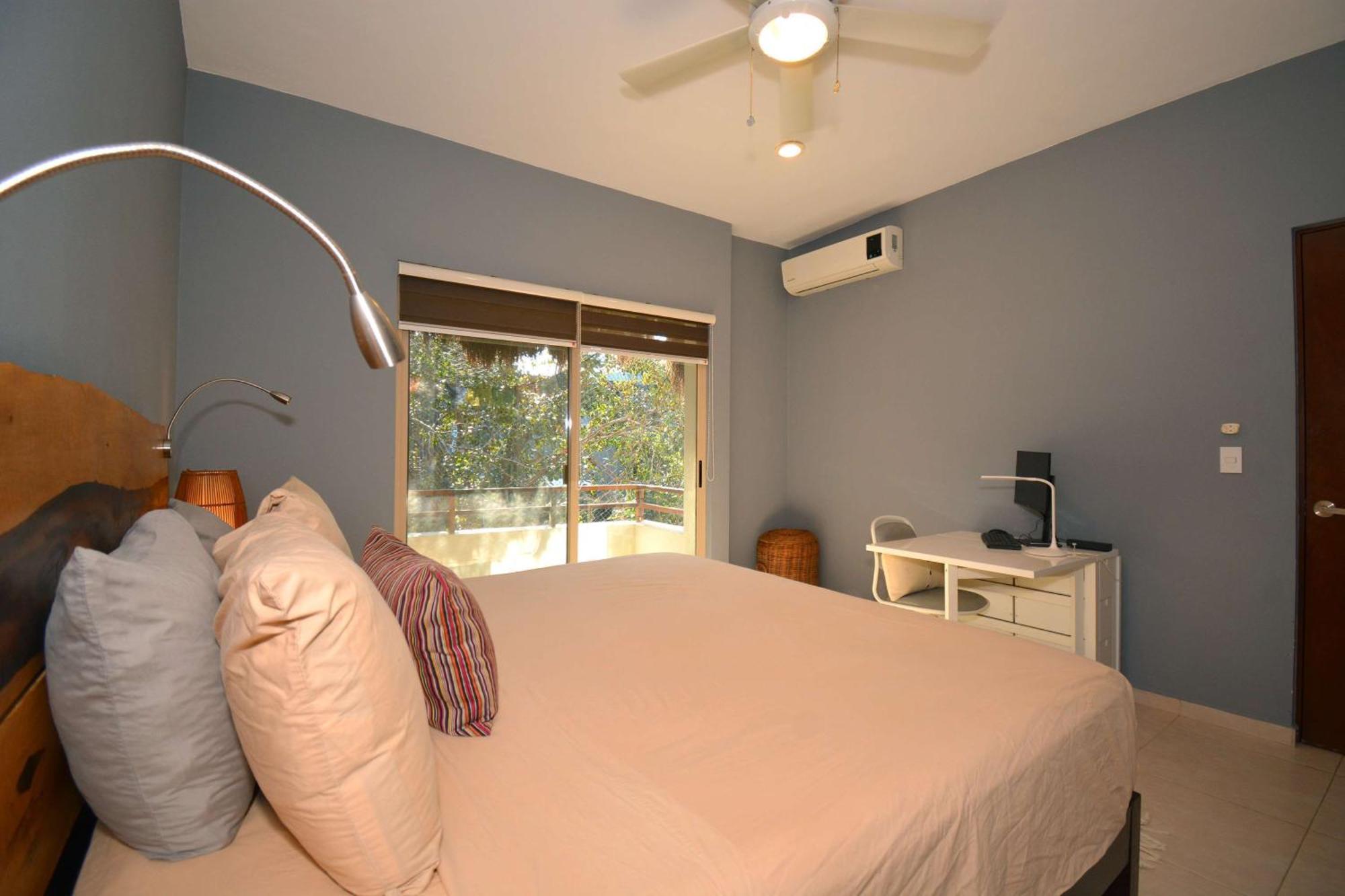 Peaceful Penthouse with Private Rooftop in Gated Community, foto 12