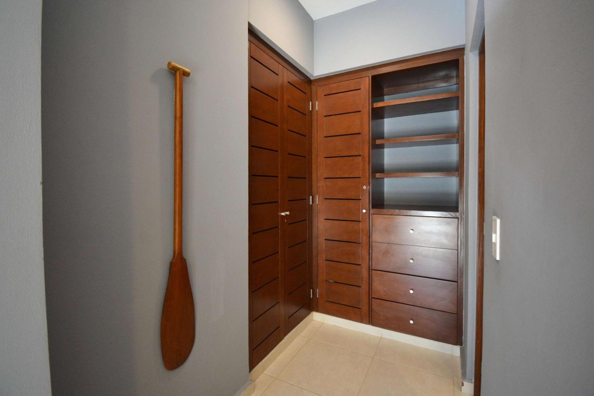 Peaceful Penthouse with Private Rooftop in Gated Community, foto 15