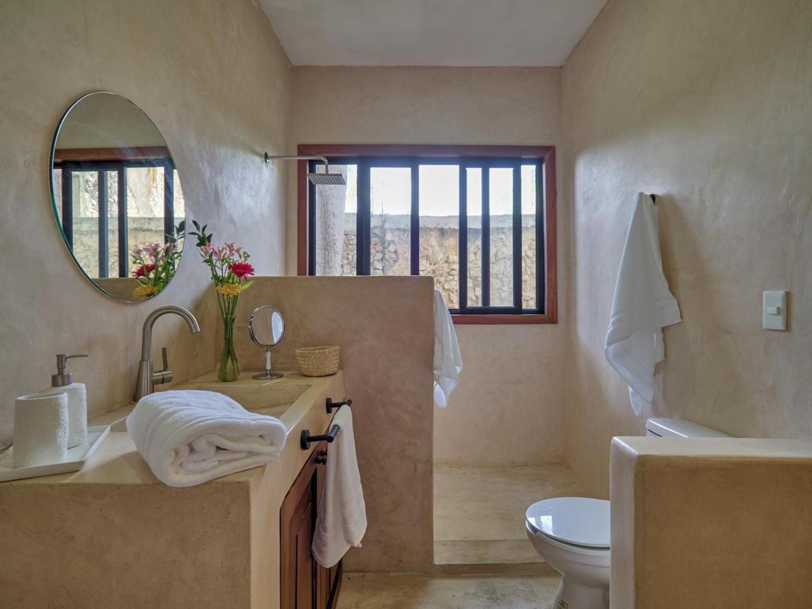 Colonial Charm, City Center, 2 BR- 10min walk to Cathedral, Pool, Private House, foto 13