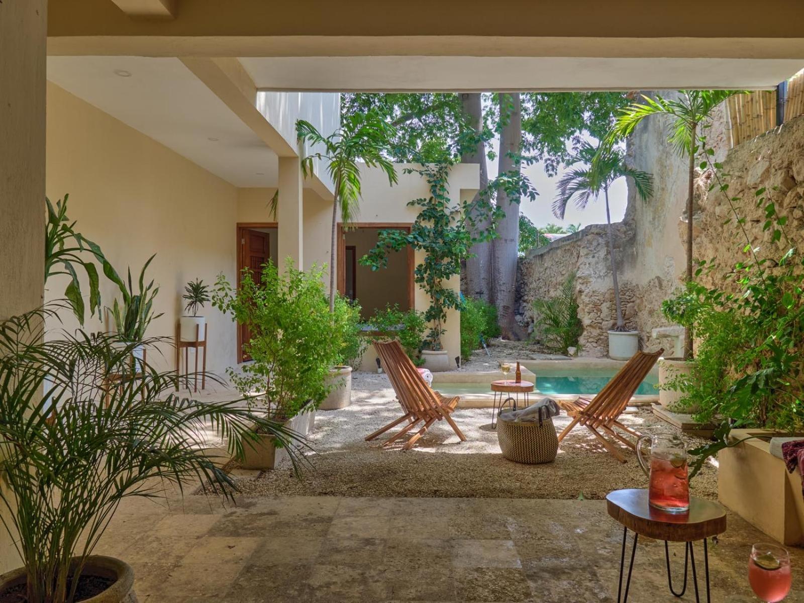Colonial Charm, City Center, 2 BR- 10min walk to Cathedral, Pool, Private House, foto 14