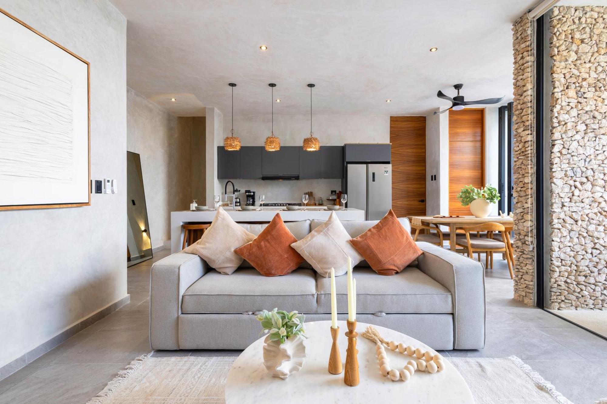 Luxury Villa with 2 Private Pools & Rooftop, imagen 2