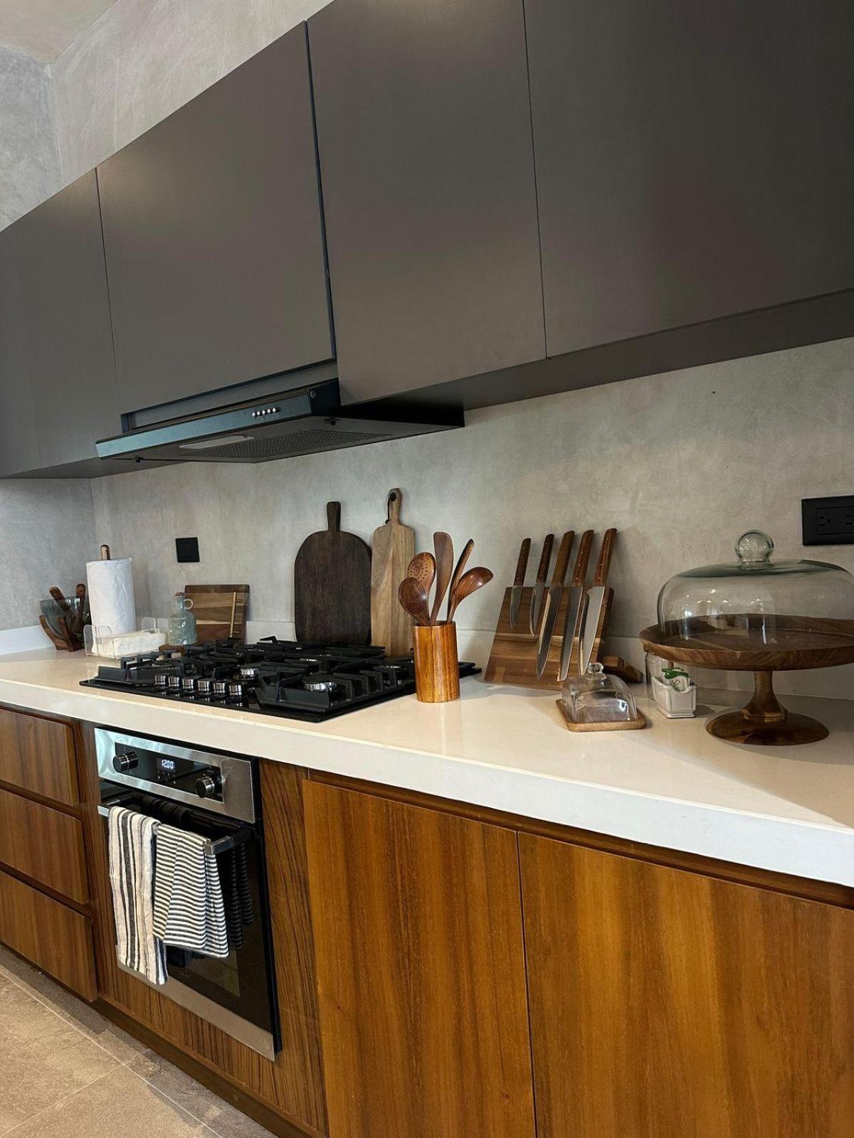 Luxury Villa with 2 Private Pools & Rooftop, foto 16
