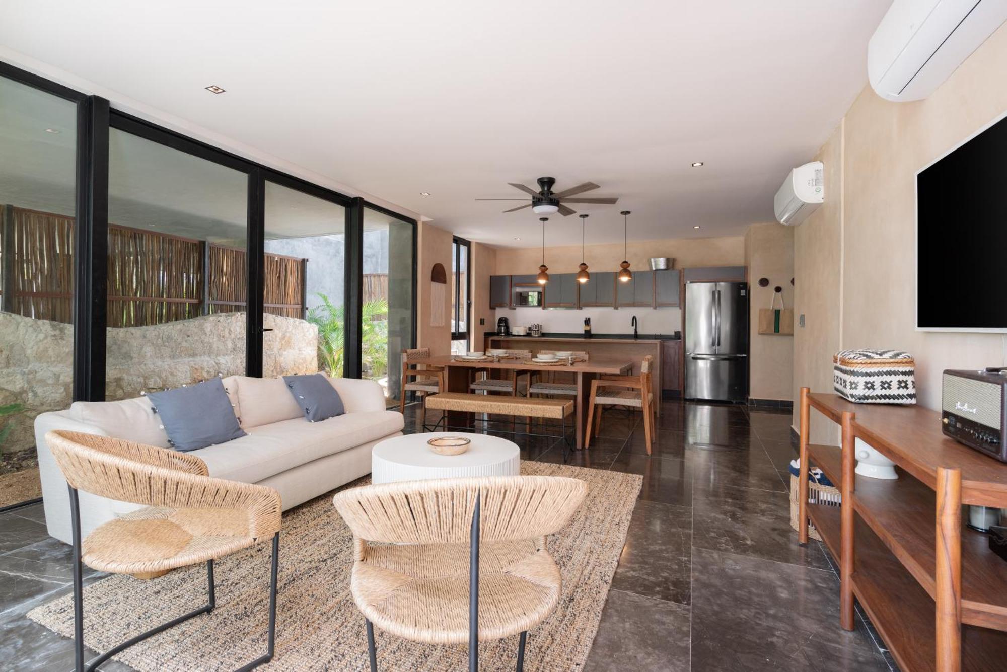Humana Luxury Suite Private Pool & Huge Terrace, imagen 5