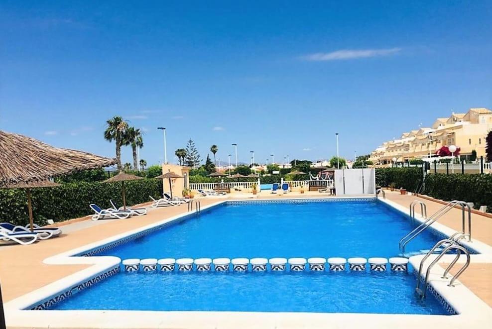 Casa con Piscina en Baños de Europa, Torrevieja