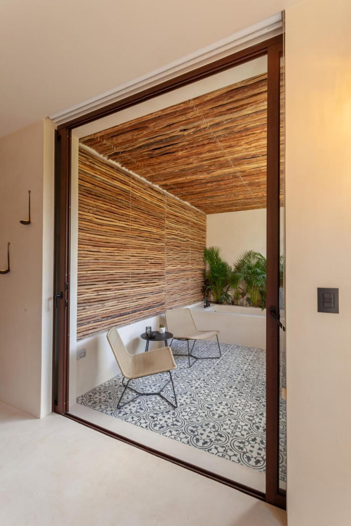 Nature Retreat Tulum Apartment with Tub and Terrace, foto 14
