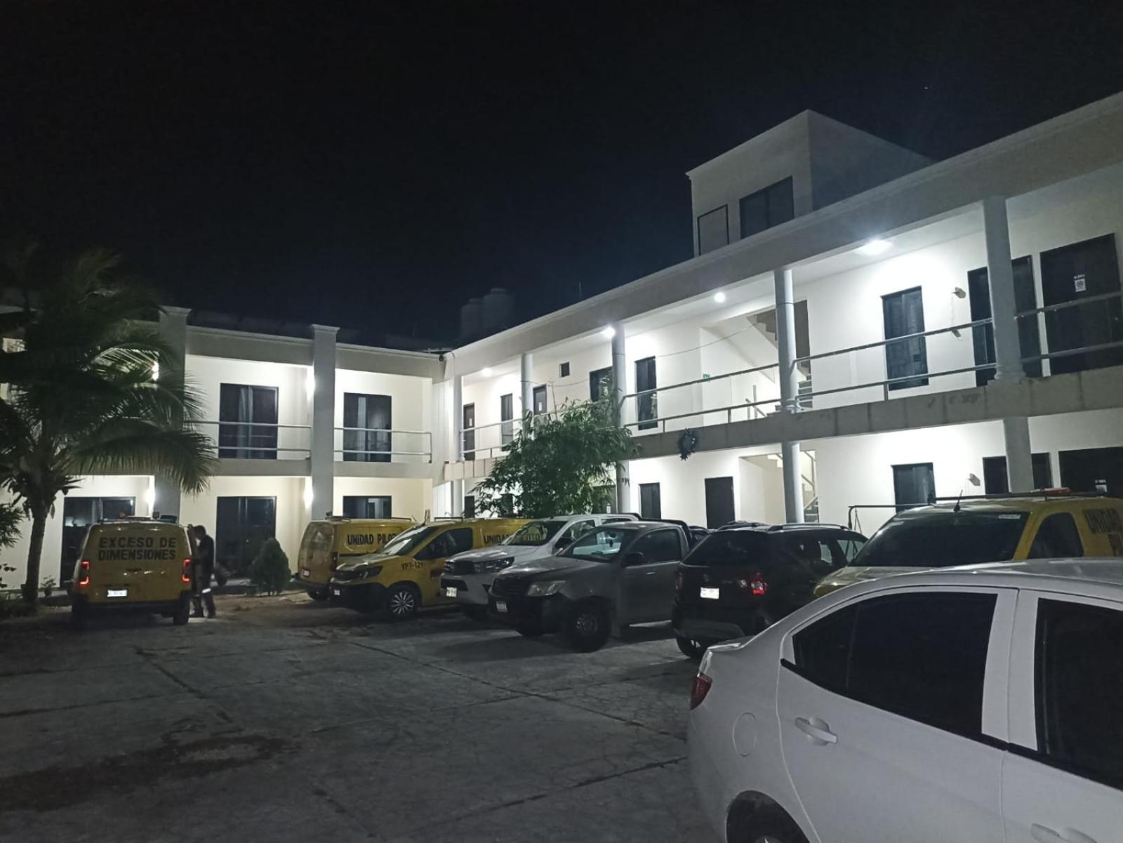Hotel & Hostal 230