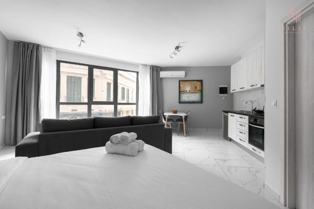 Avenue, Nilie Hospitality MGMT