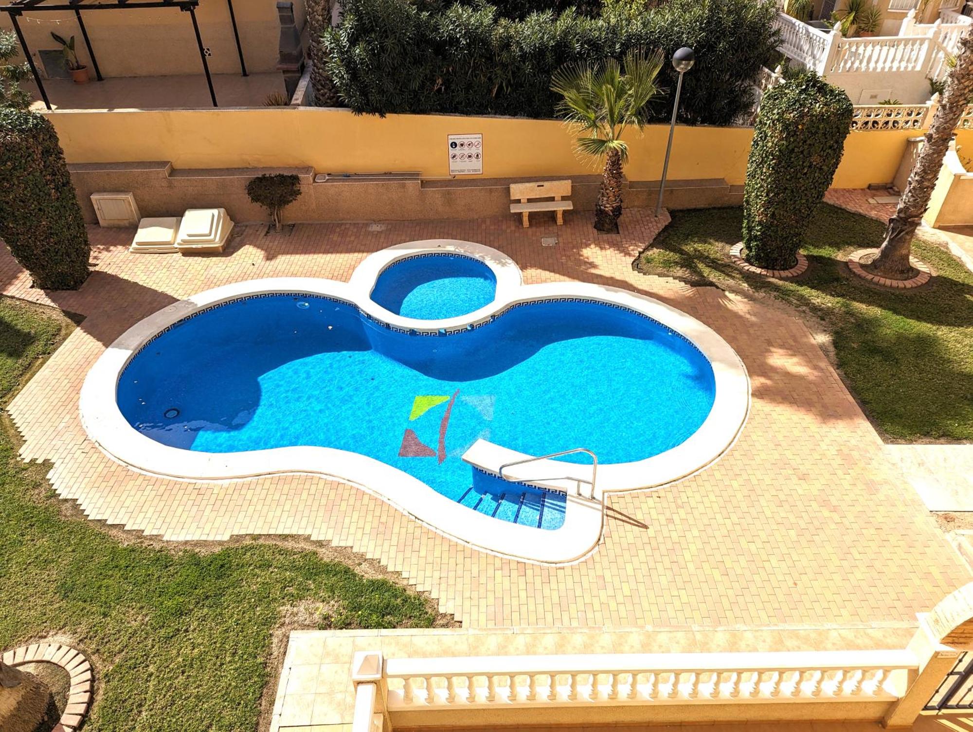 Fantastic 2 bedroom apartment in walking distance to all amenities