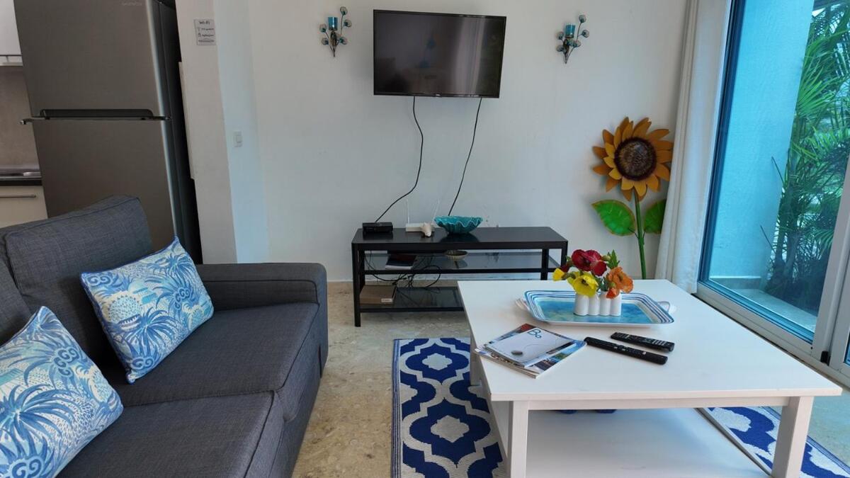 La Fenice Beachfront Apartment - Generator - Pool, imagen 5