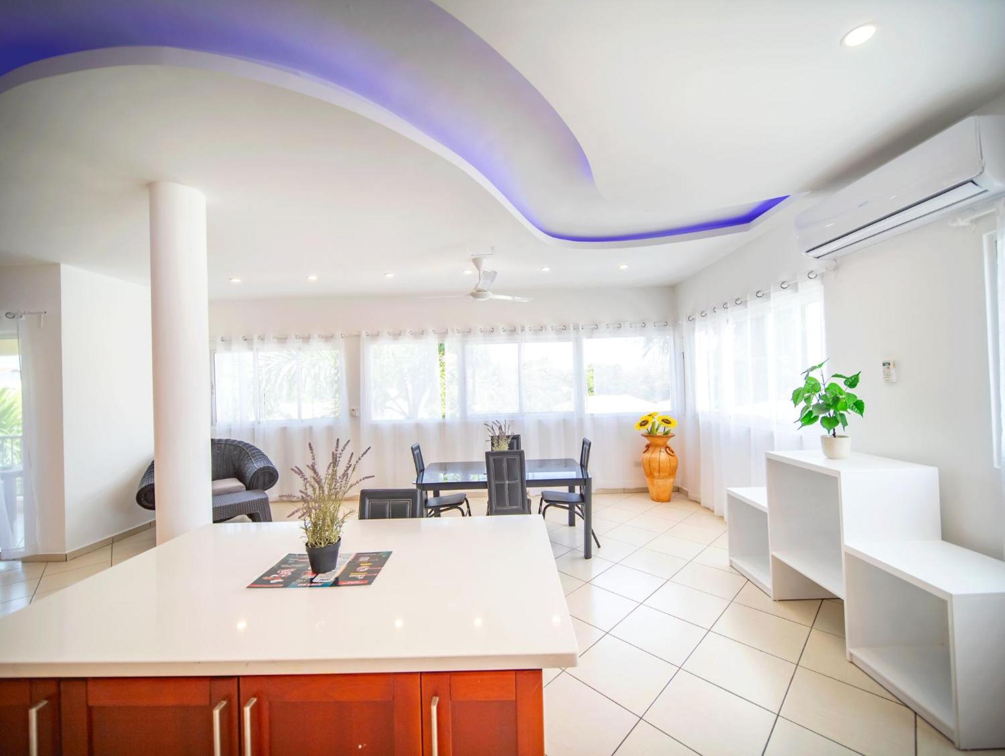 2BR Luxury Apartment in Heart Of Nightlife Area, foto 6