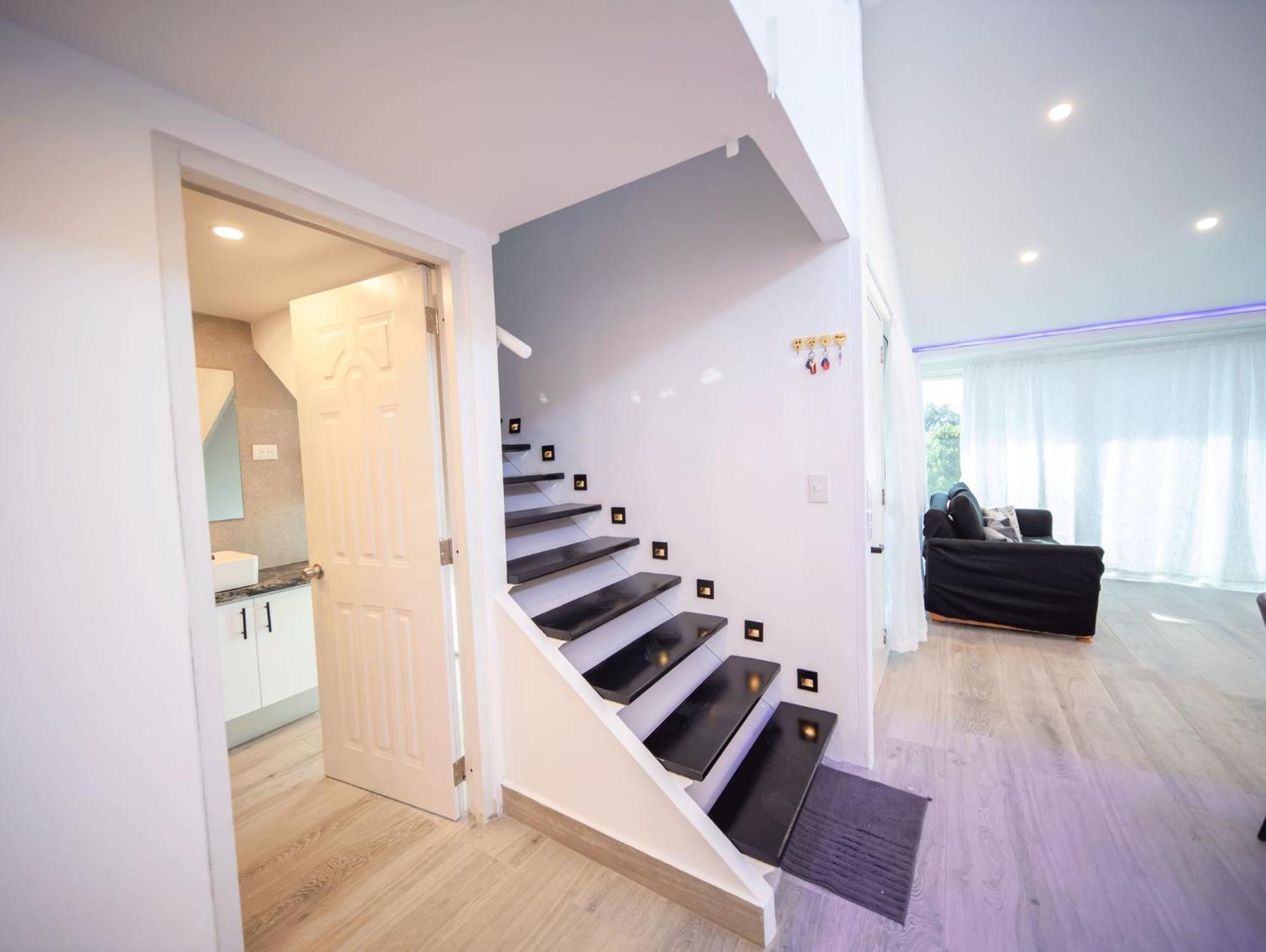 3BR Luxury Penthouse, 300m From Beach, foto 12