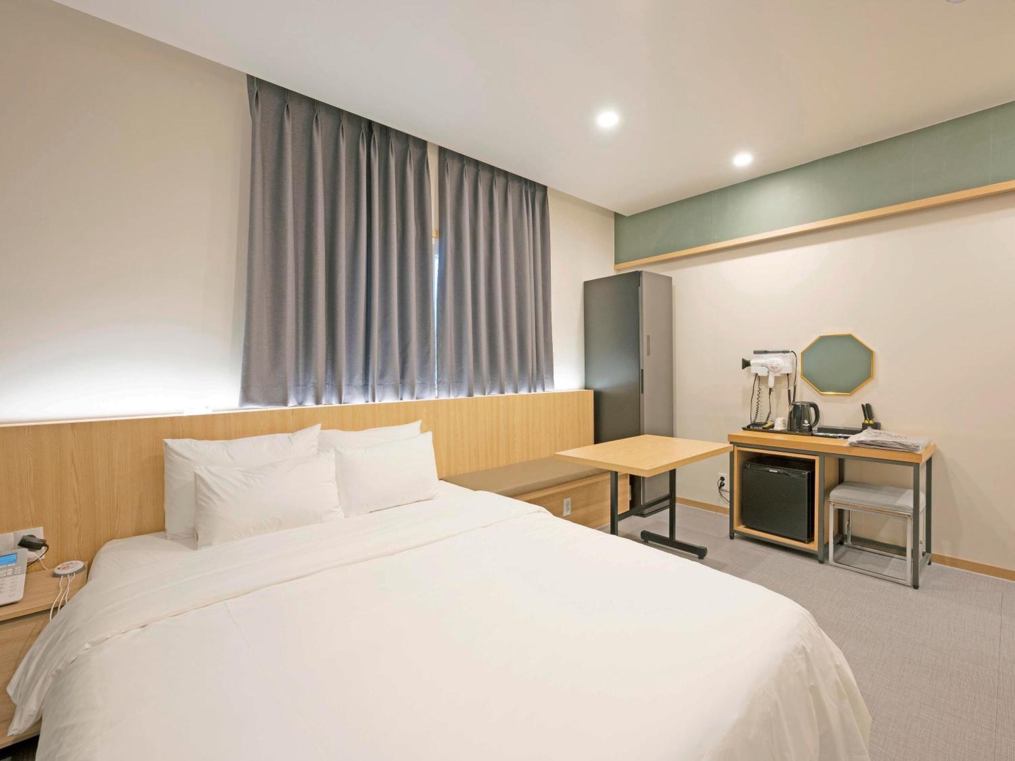 창원 호텔 레오 팔용점