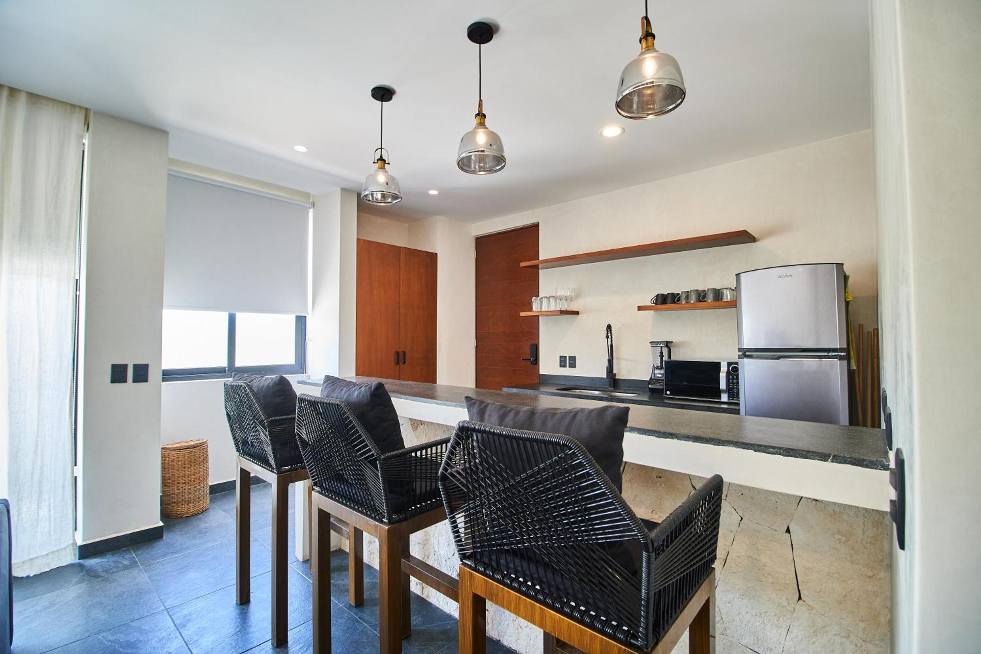 Casa Baay - Private 17 Bedroom House, 34 Pax, Rooftop and Pool + Concierge, foto 14