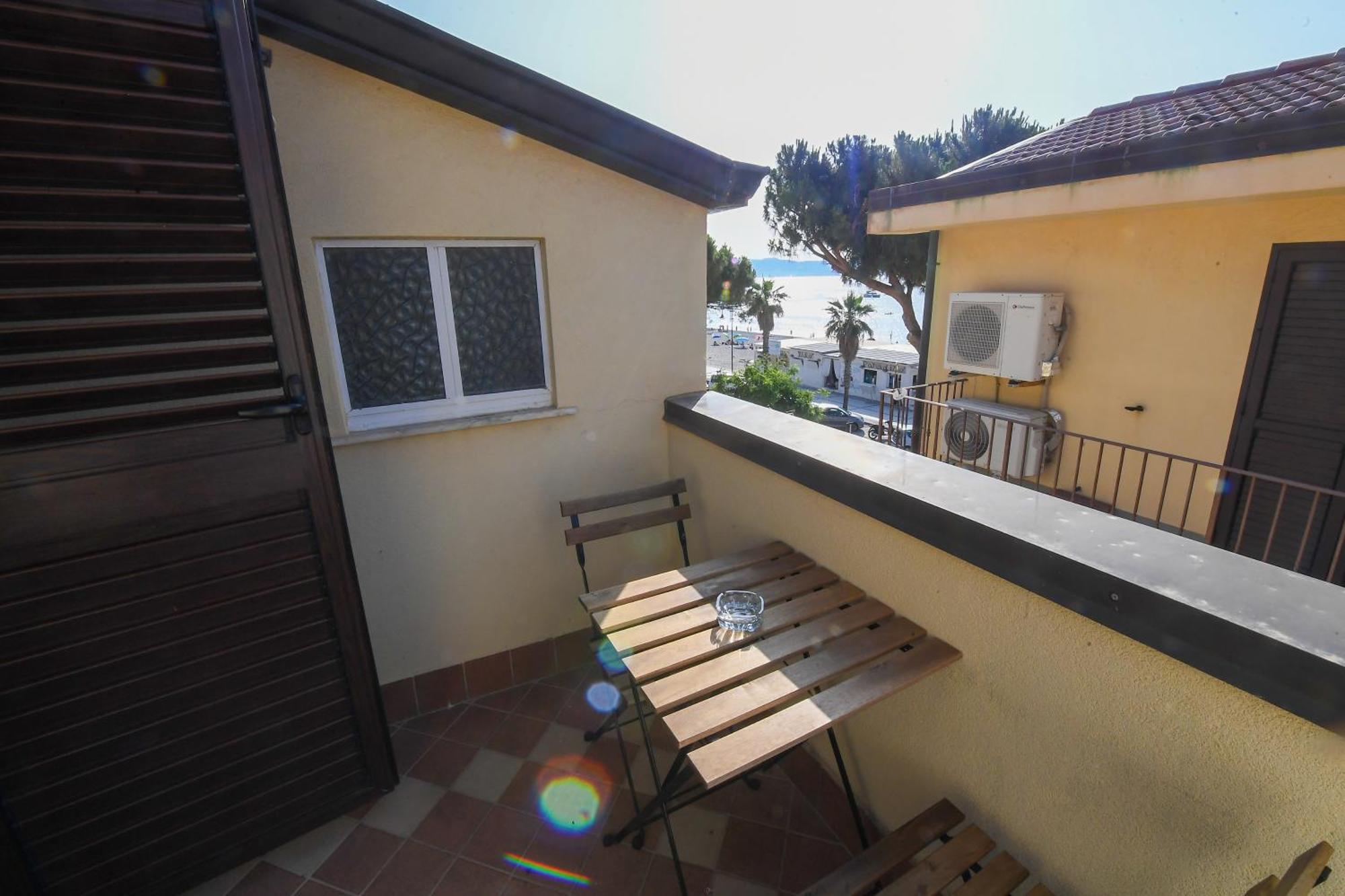 Scilla SeaFront Rooms