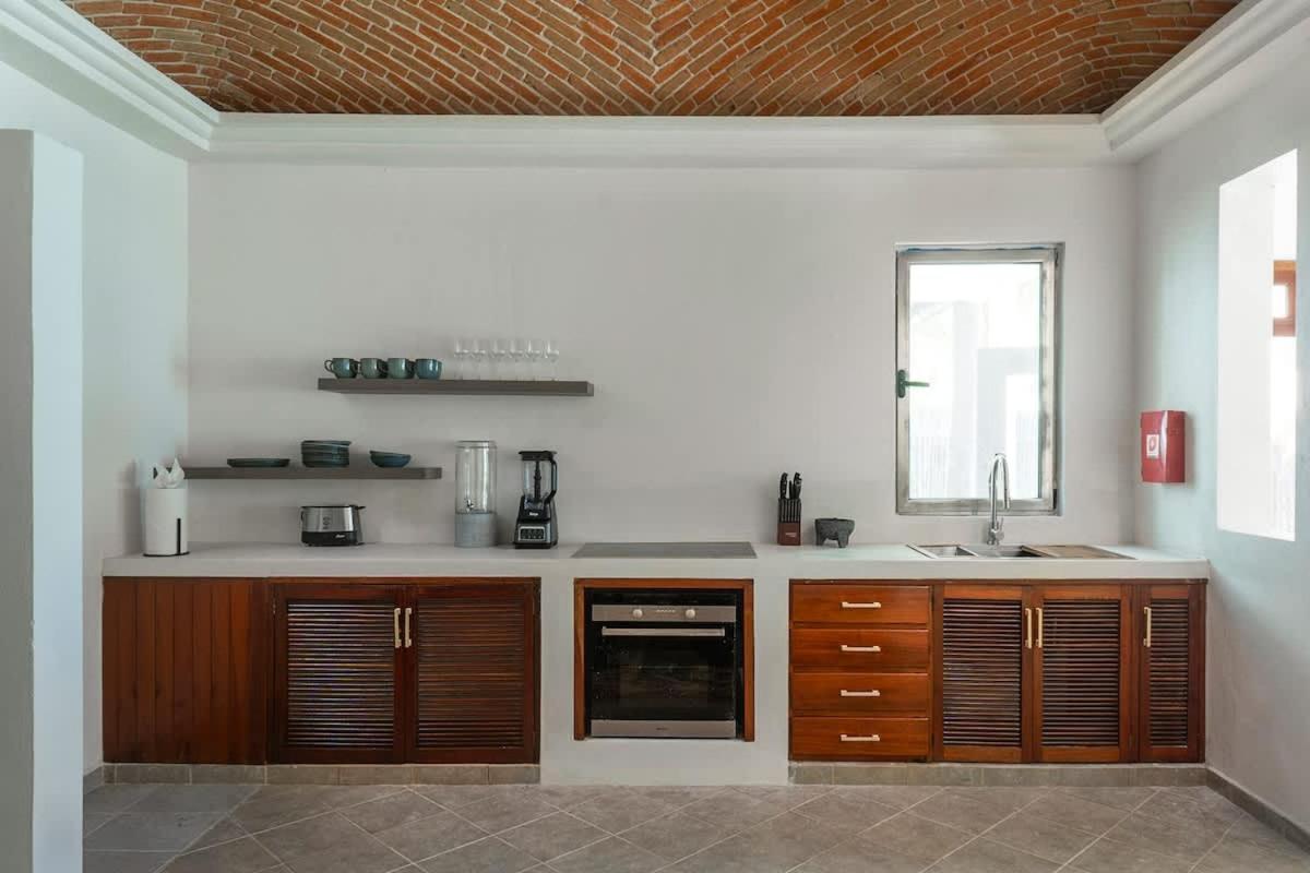 New 3BR Private Beachfront Villa with Pool at Soliman, foto 10