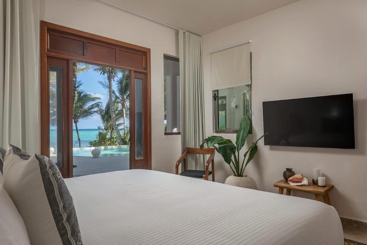 New 3BR Private Beachfront Villa with Pool at Soliman, foto 14