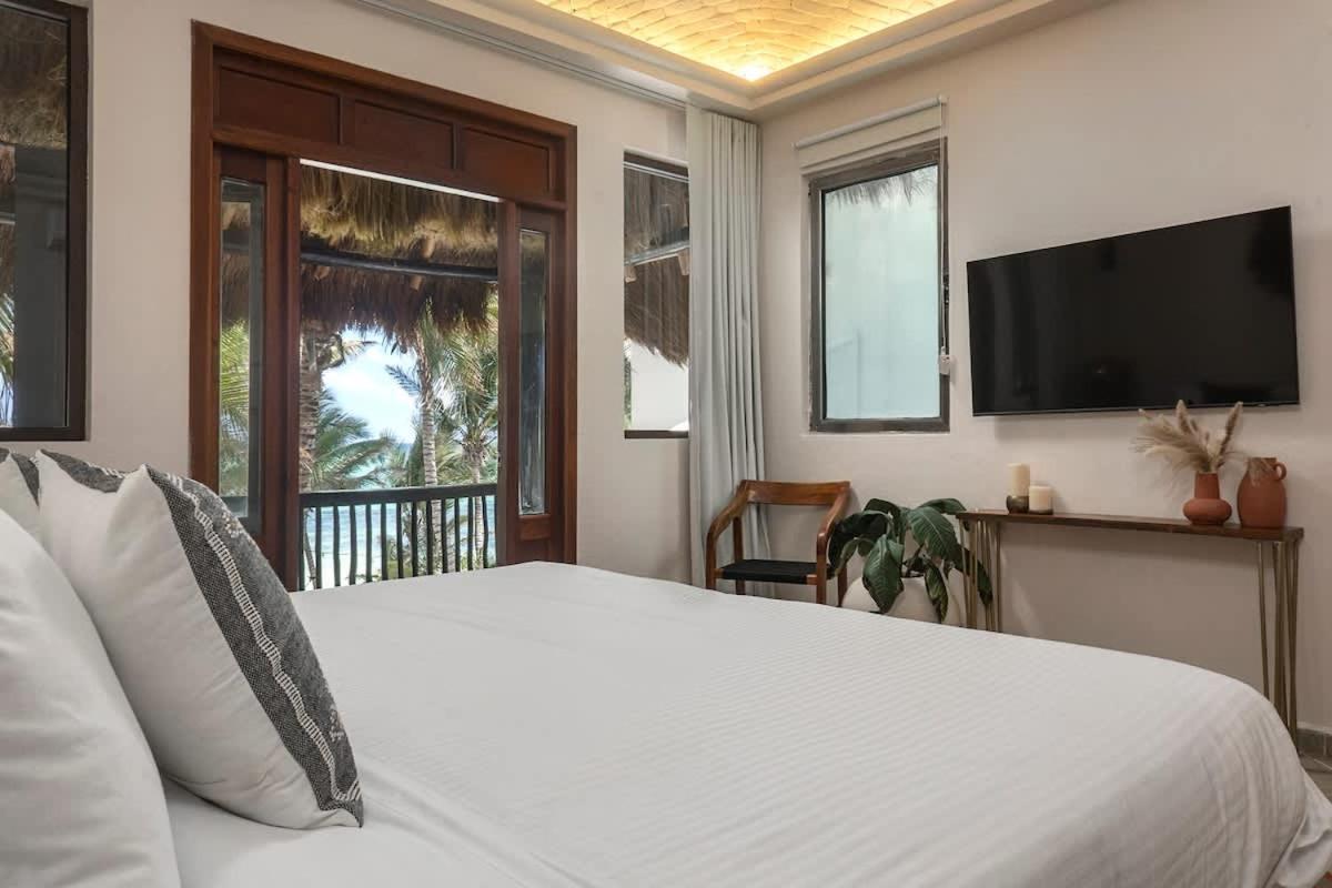 New 3BR Private Beachfront Villa with Pool at Soliman, foto 16