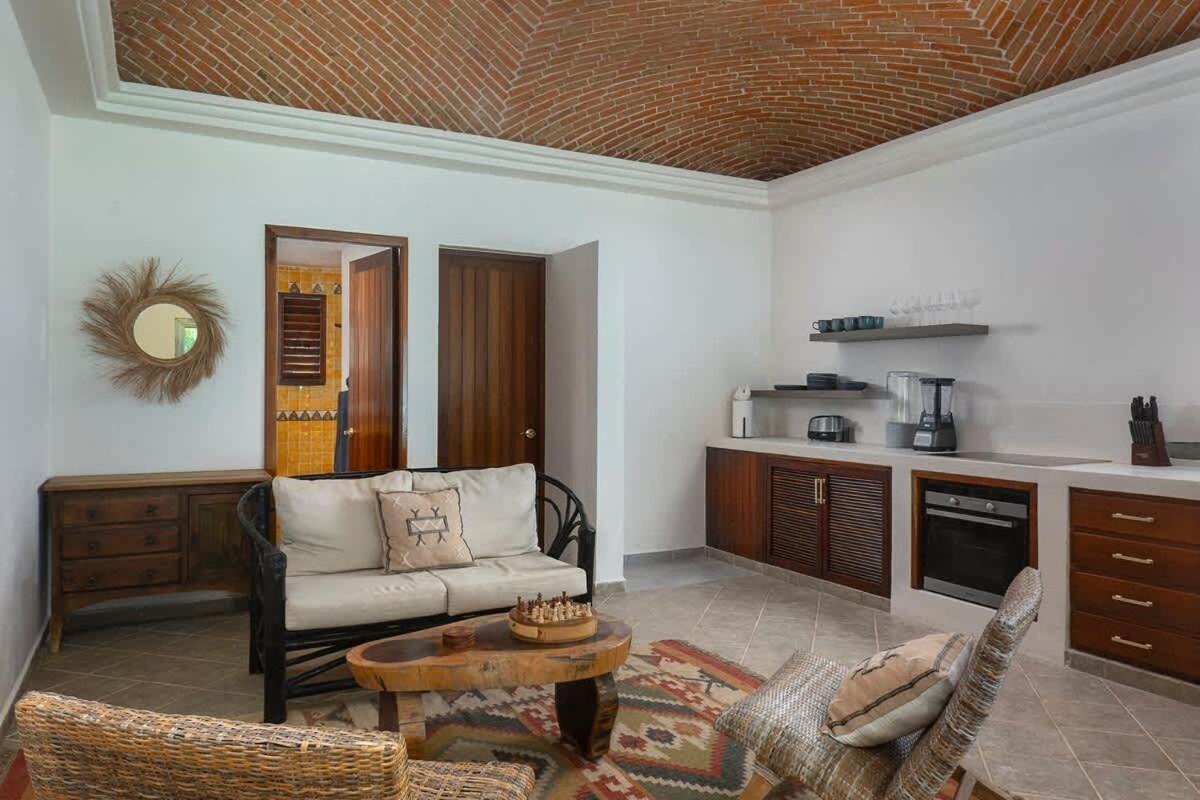 New 3BR Private Beachfront Villa with Pool at Soliman, foto 7
