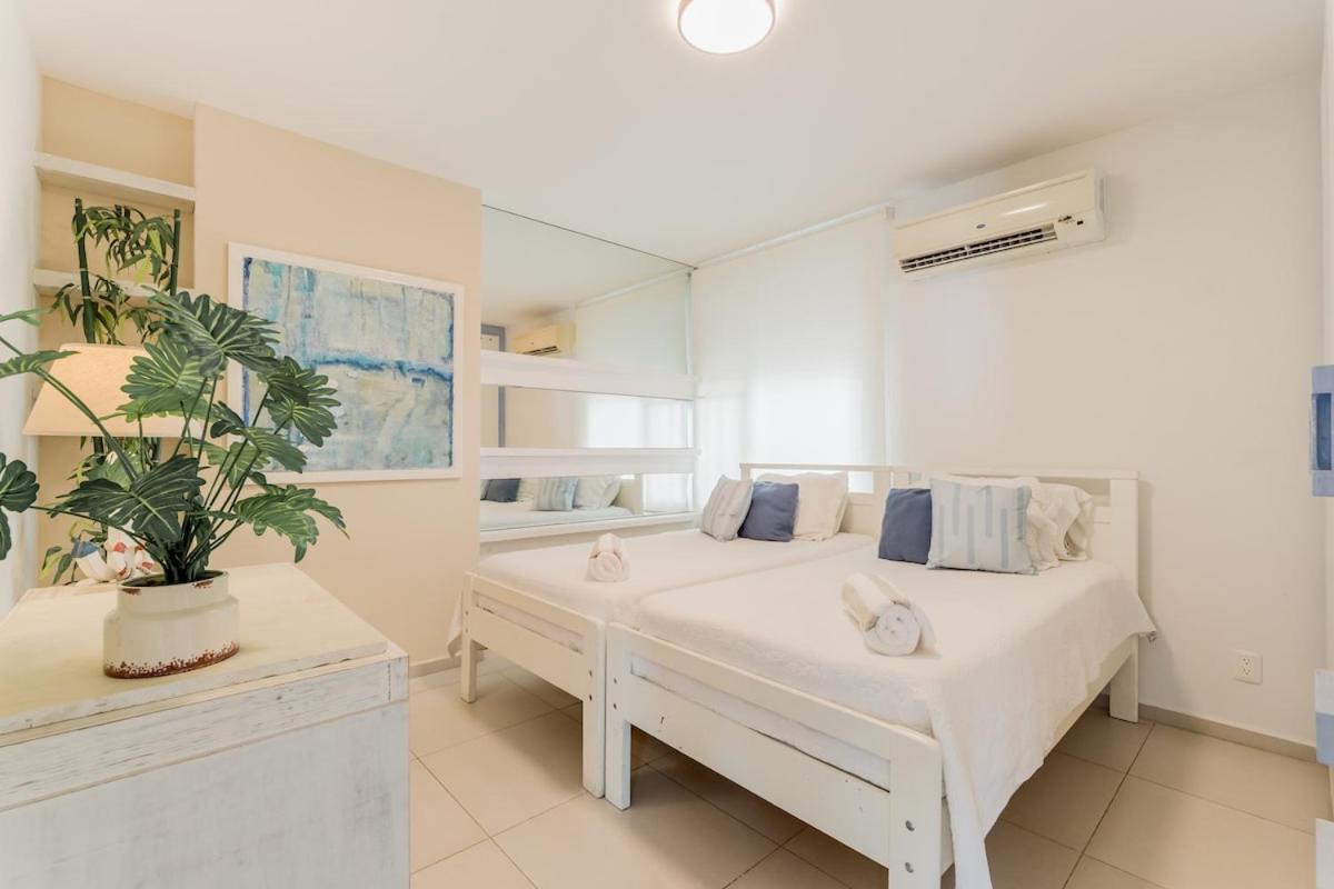 OASlS Beachfront 2 BDR with pool by Casa Paraiso, foto 13