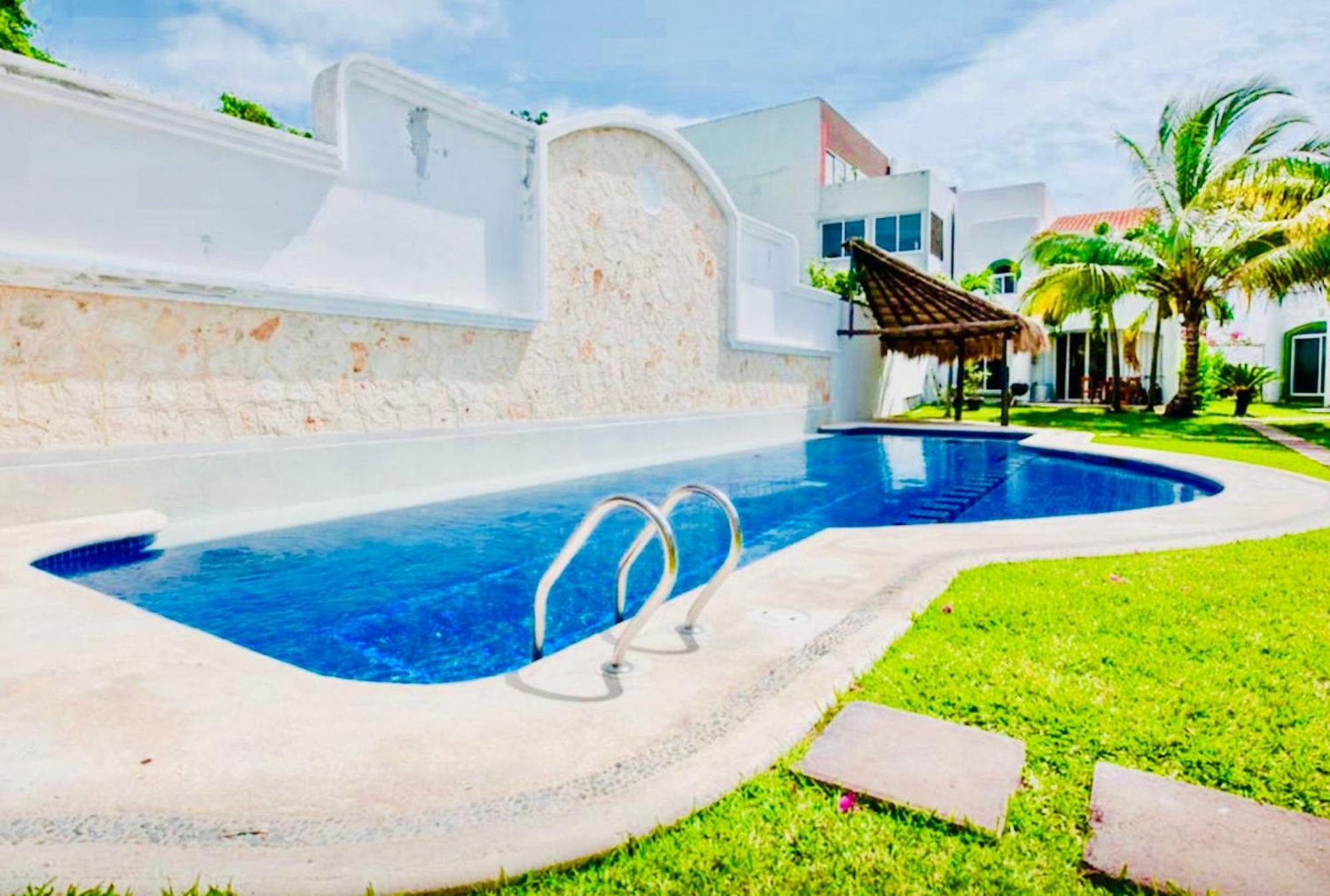 Playacar - Executive Budget Room With Swimming Pool Air Conditioning and Parking, foto 12