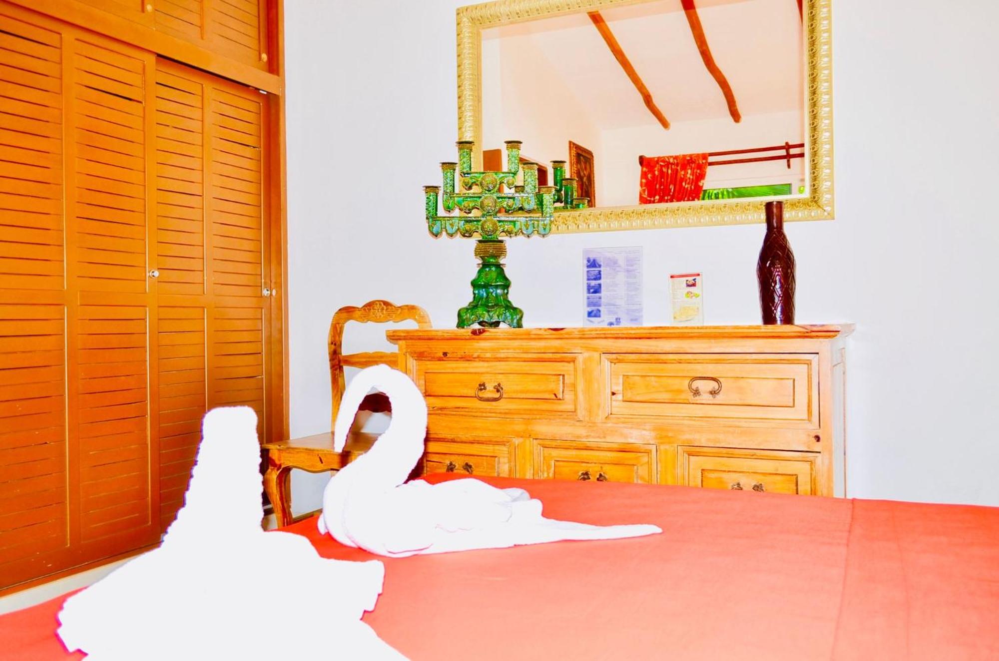 Playacar - Executive Budget Room With Swimming Pool Air Conditioning and Parking, foto 13
