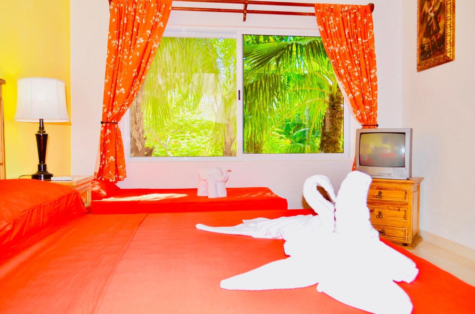 Playacar - Executive Budget Room With Swimming Pool Air Conditioning and Parking, foto 16