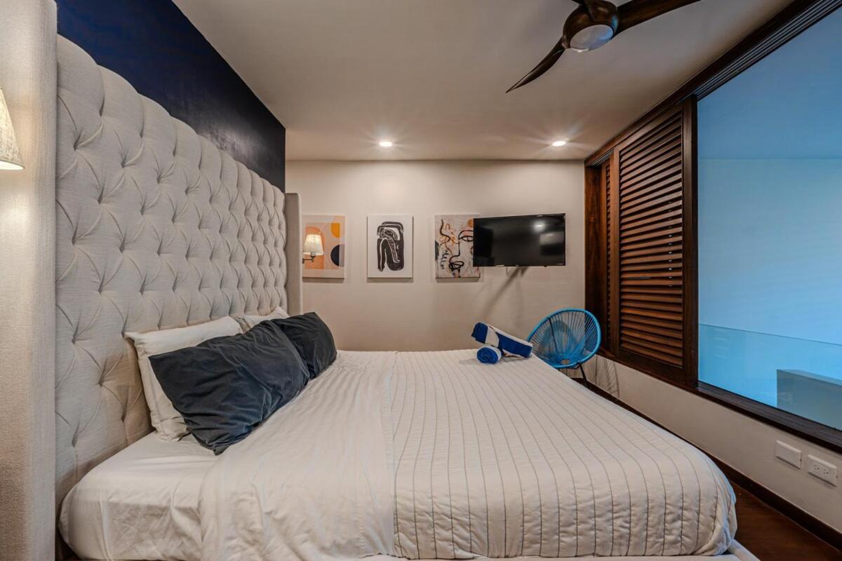 LUX Apt AWA Golf, Pool, Gym, walkable !, imagen 2