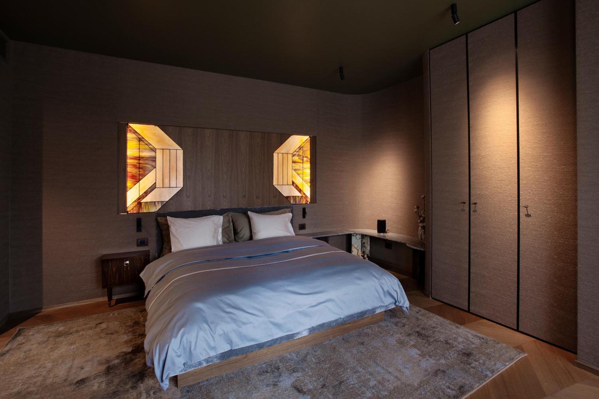Room 12