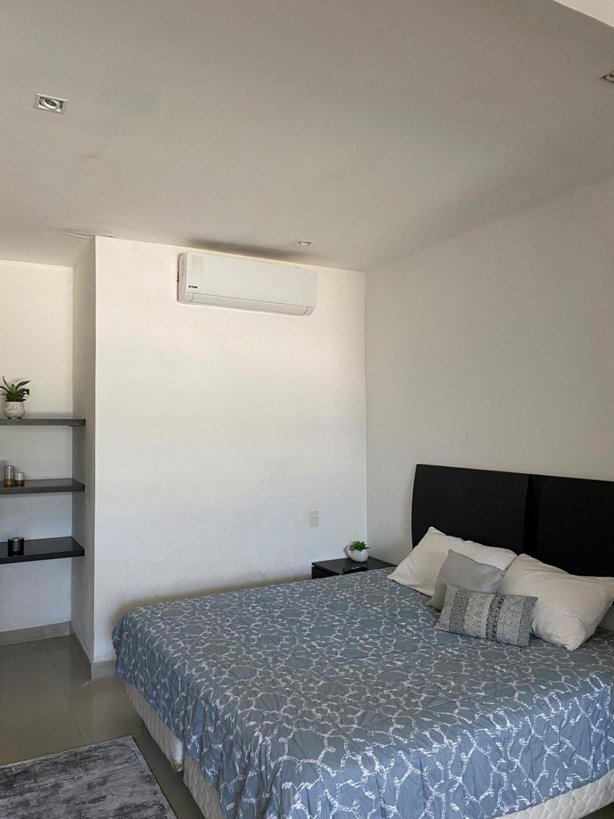 Lovely loft with pool in center!, imagen 4