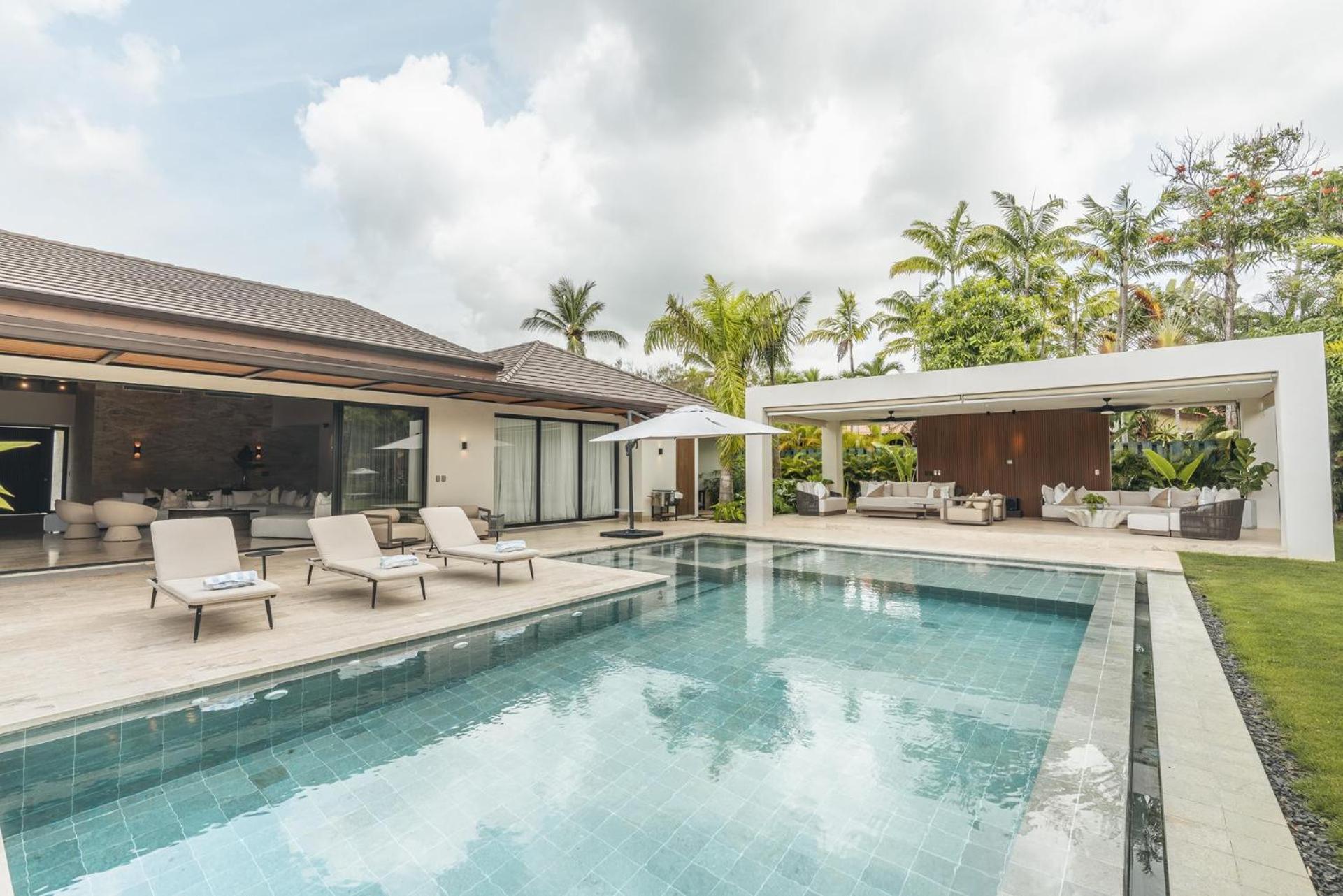 Modern villa with maid and pool in Casa de Campo