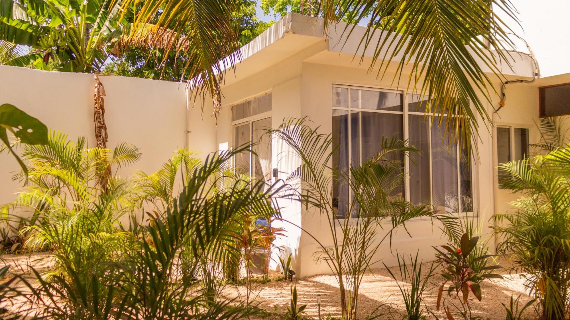 Tropical Garden Villa with Dome Lounge near Lagoon, foto 7