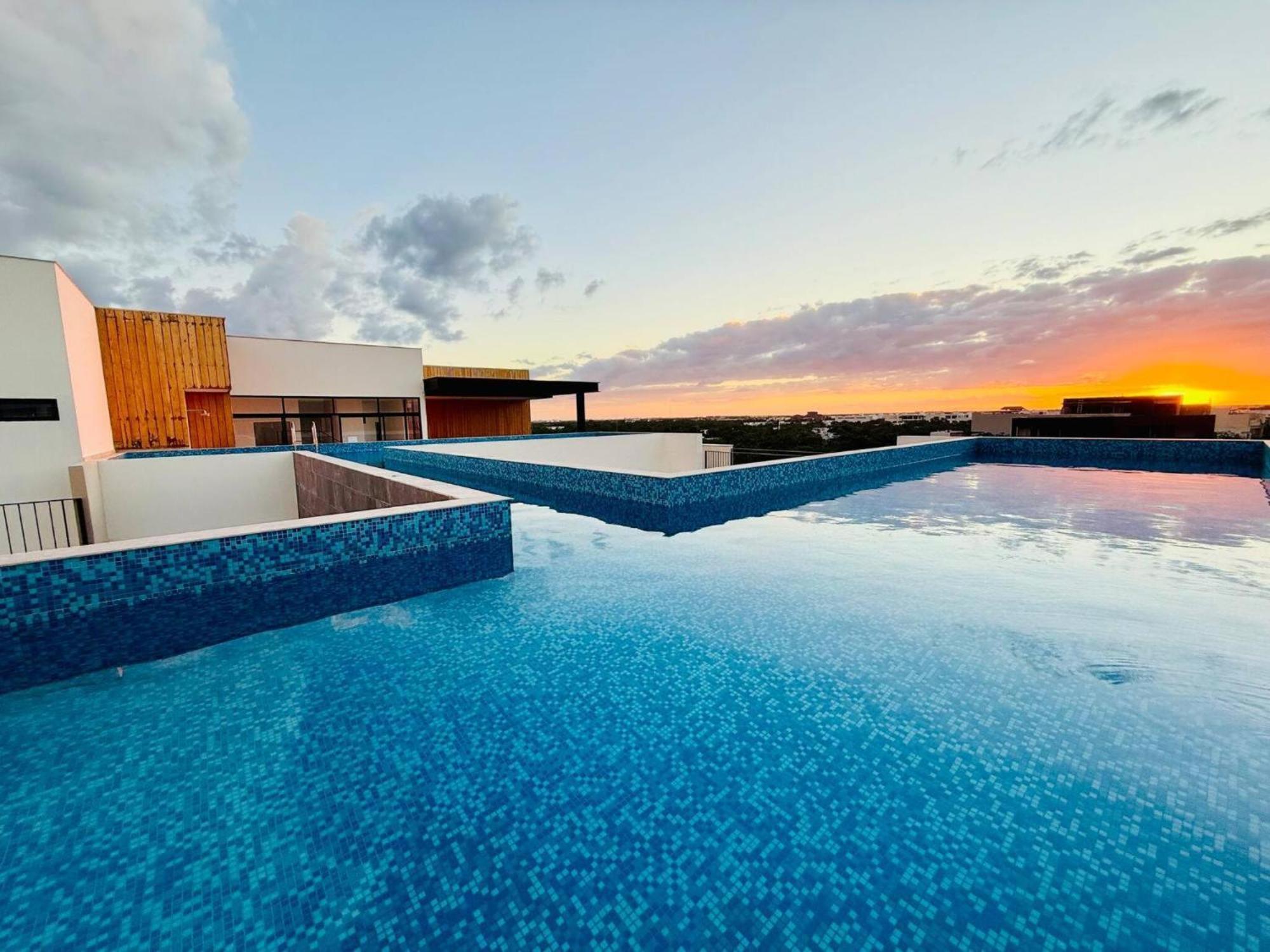 Loft, gym, pool, internet zama
