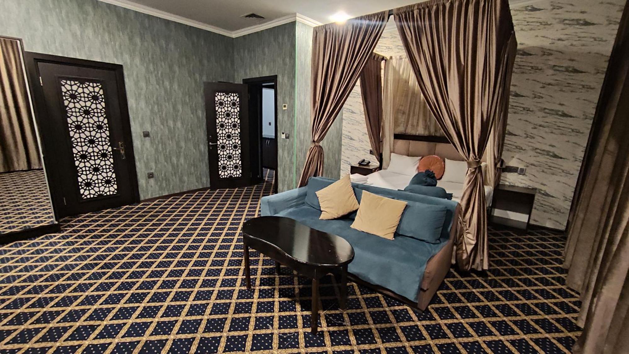 Corniche White City Hotel