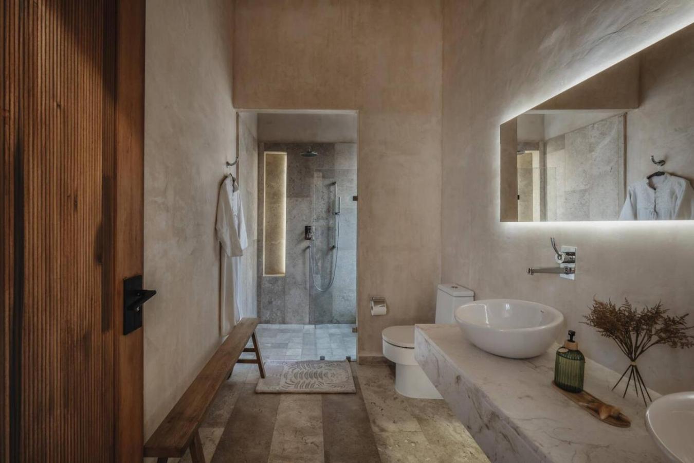 Casa Chomak - Colonial Luxury with a Private Outdoor Pool and Parking in Central Merida, imagen 4