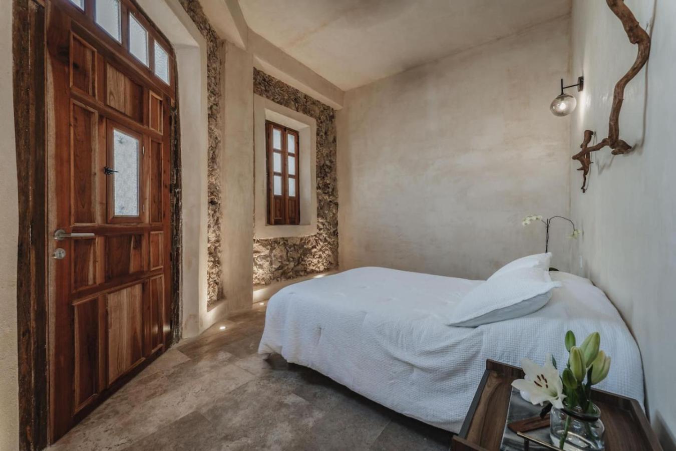 Casa Chomak - Colonial Luxury with a Private Outdoor Pool and Parking in Central Merida, imagen 5