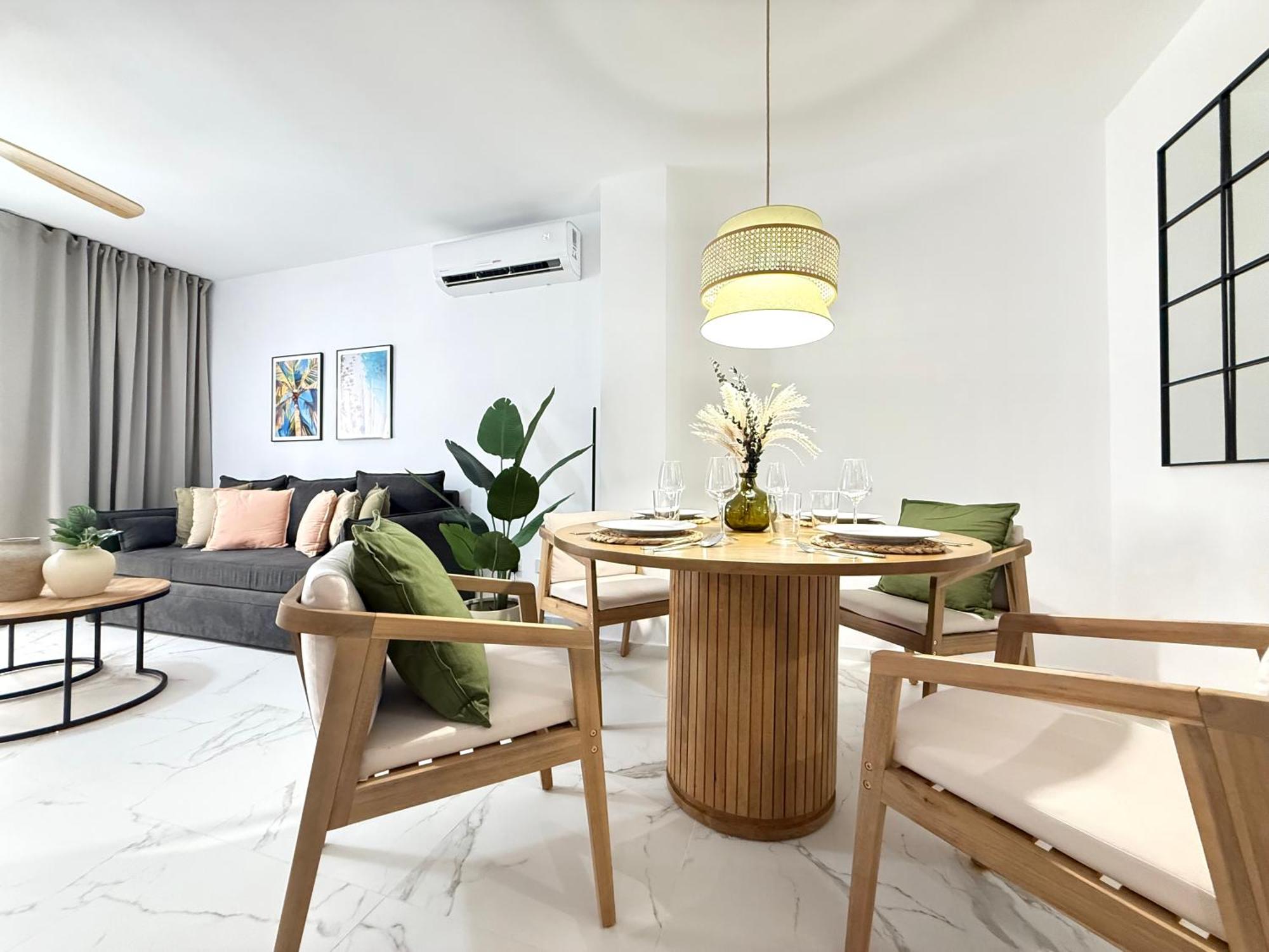 Sunset Beach Apartment - Playa del Cura, 10 meters to Beach, Sea View, Centrally Located, Los Locos