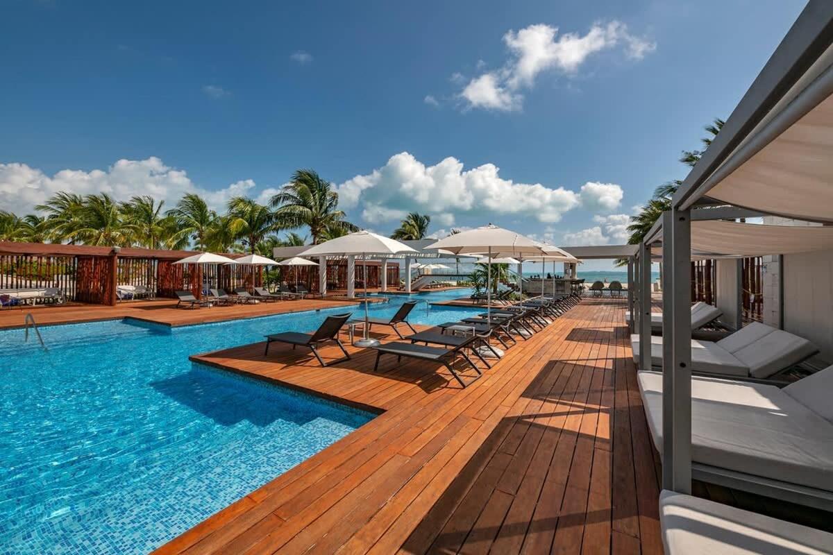 3BR Beachfront Luxury Apt w/First Class Amenities, imagen 2