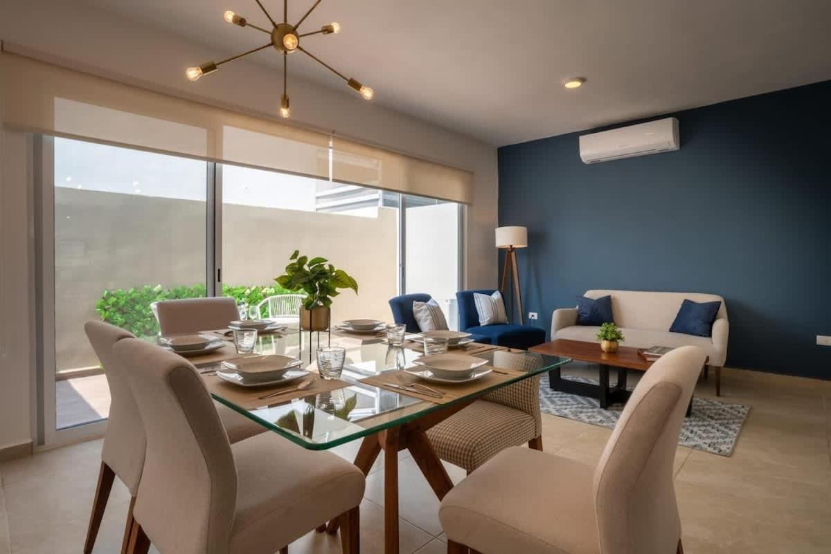 3BR Modern House located in Downtown's Heart