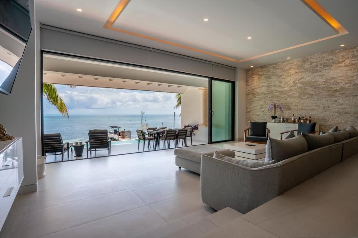 6BR Modern Oceanfront Villa w/ Infinity Pool, foto 14