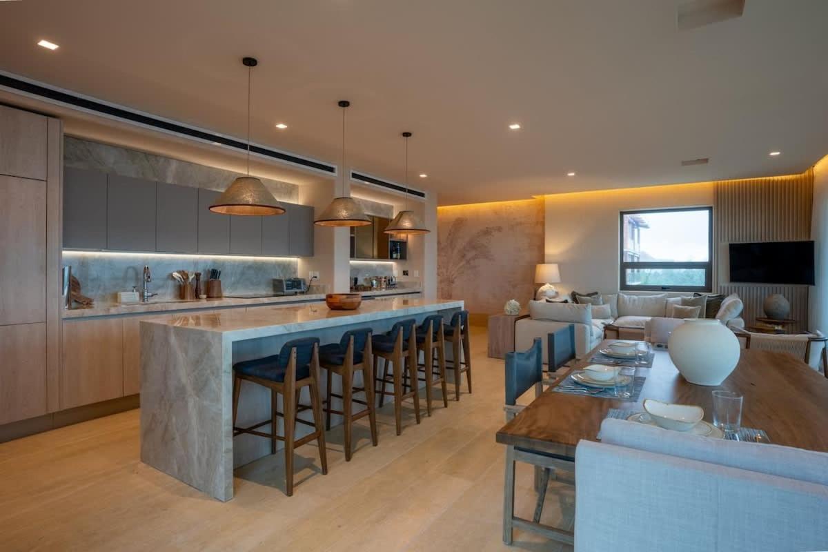 Luxury Beachfront 4BR Apartment in Isla Mujeres, imagen 2