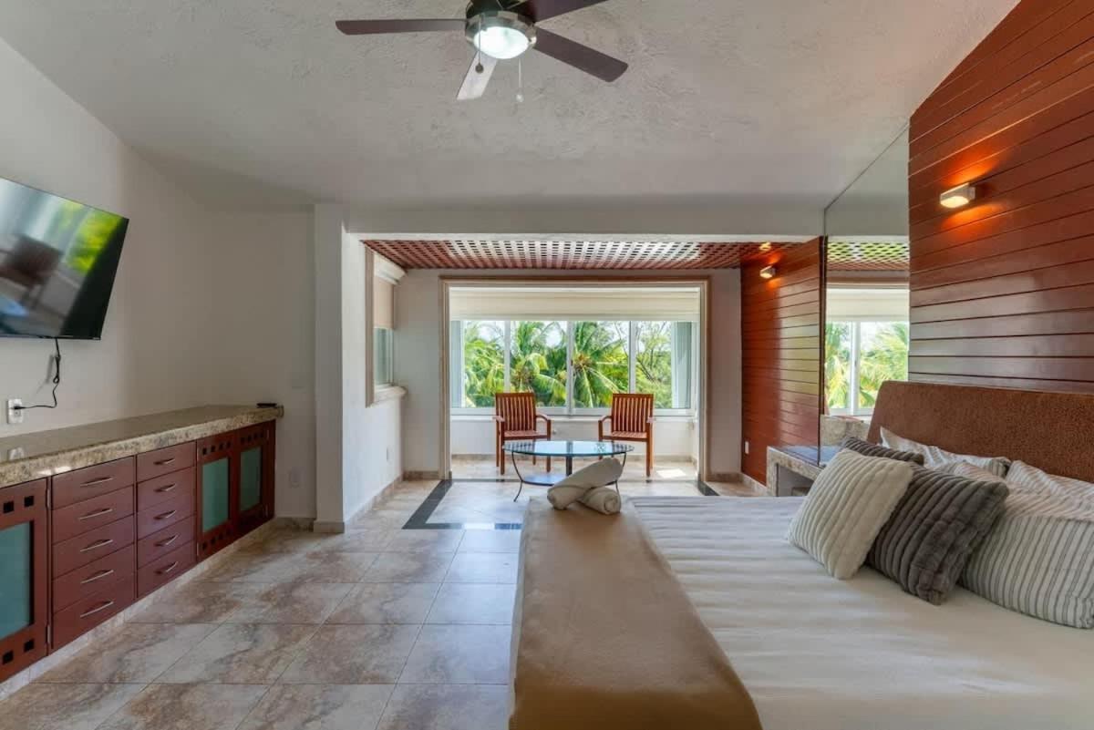 4BR Beachfront Beautiful House w/ Pool, foto 8