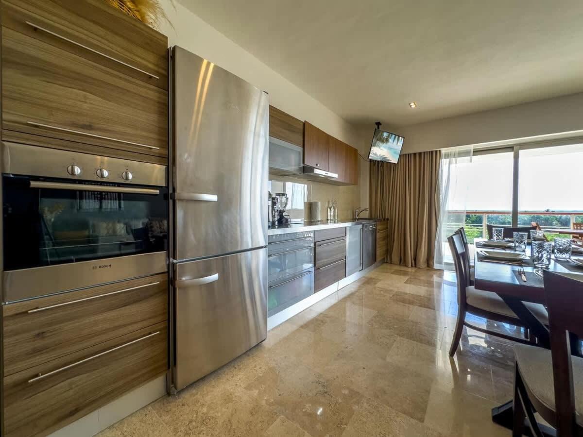 2BR Beach & Marina front Condo w/ Top Features, foto 16
