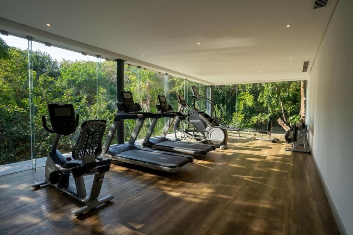 3BR Luxury Condo w/ Private Rooftop Pool & Gym, foto 9