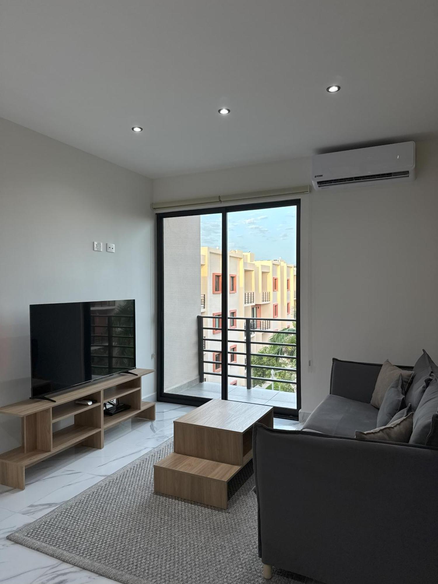 OMBU Apartment New, equipped, 2 bedrooms, 2 bathrooms, pool, foto 7